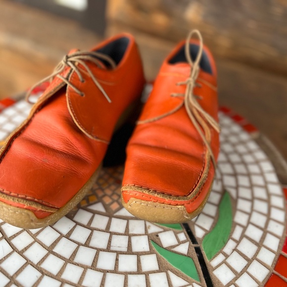 John Fluevogs Orange Size 37 (fit big) Shoes - Picture 6 of 6